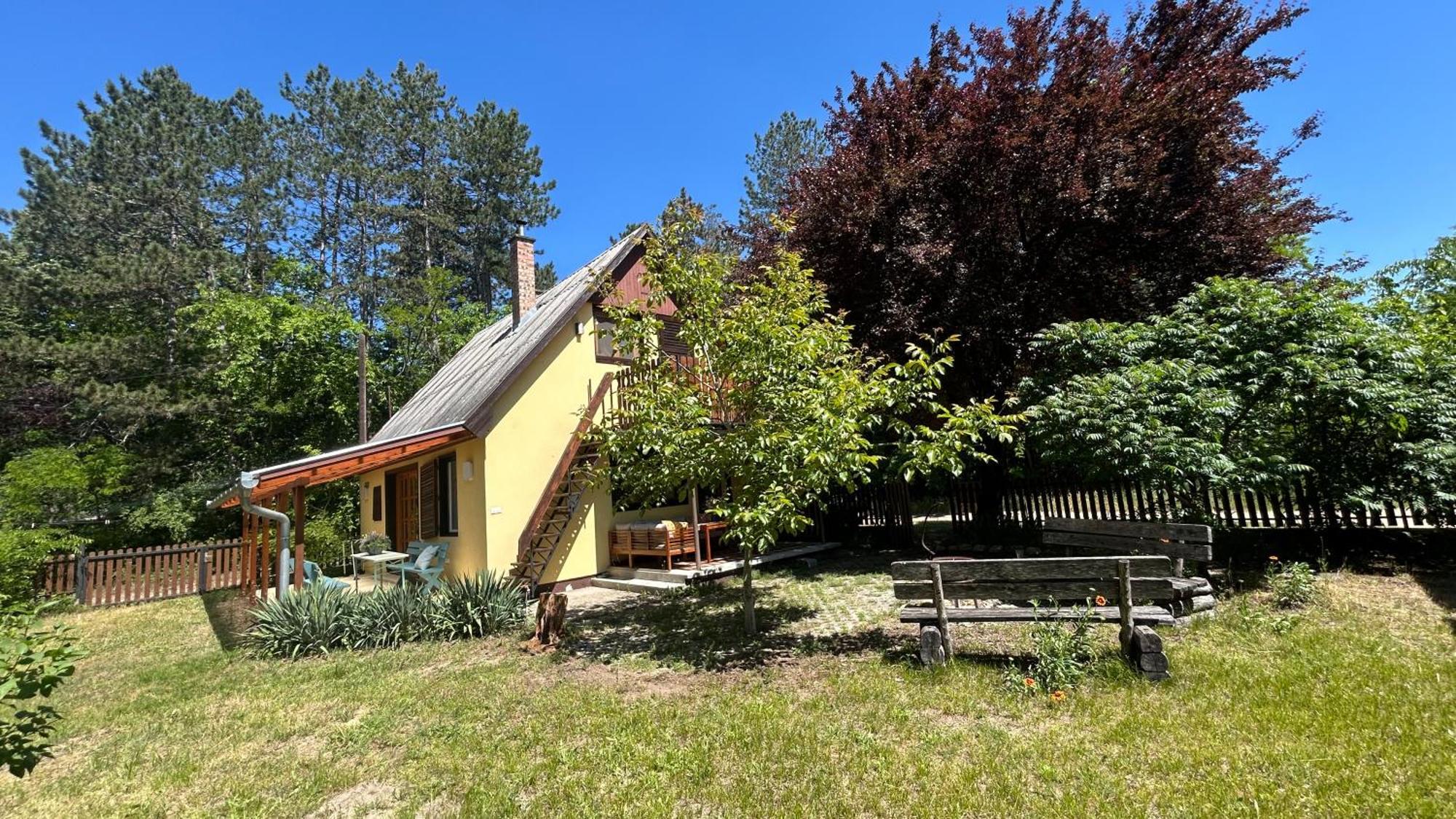 Forest-Side Home By Recreational Lake Kunfeherto Zewnętrze zdjęcie